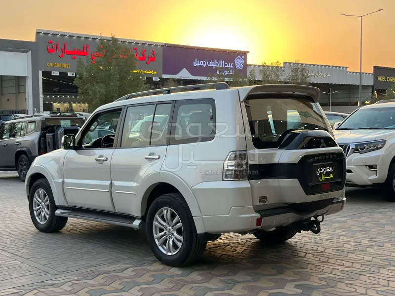 2020 Mitsubishi Pajero
