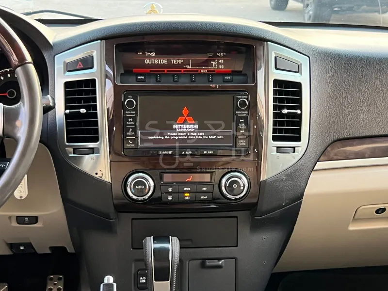 2020 Mitsubishi Pajero