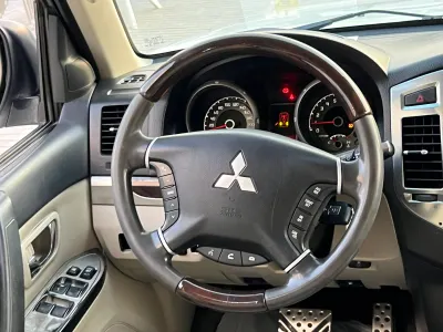 2020 Mitsubishi Pajero
