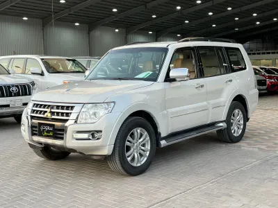2020 Mitsubishi Pajero