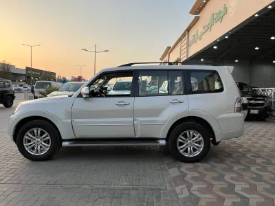 2020 Mitsubishi Pajero
