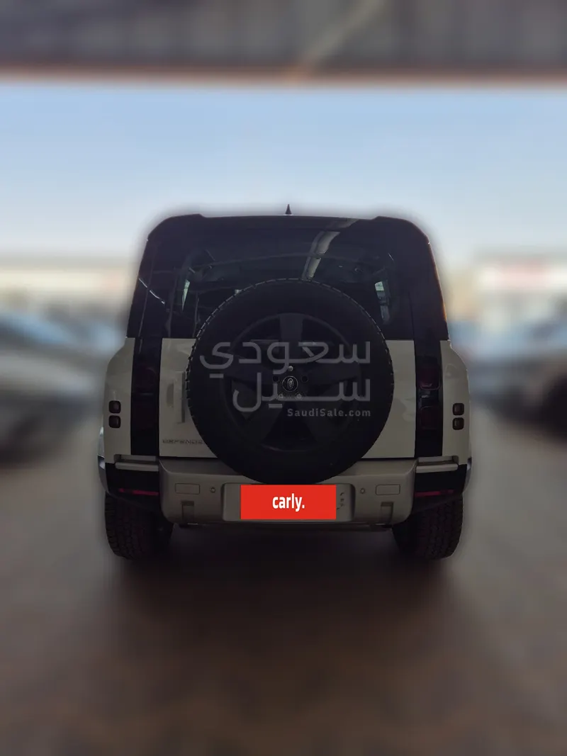 2024 لاند روفر ديفيندر 110