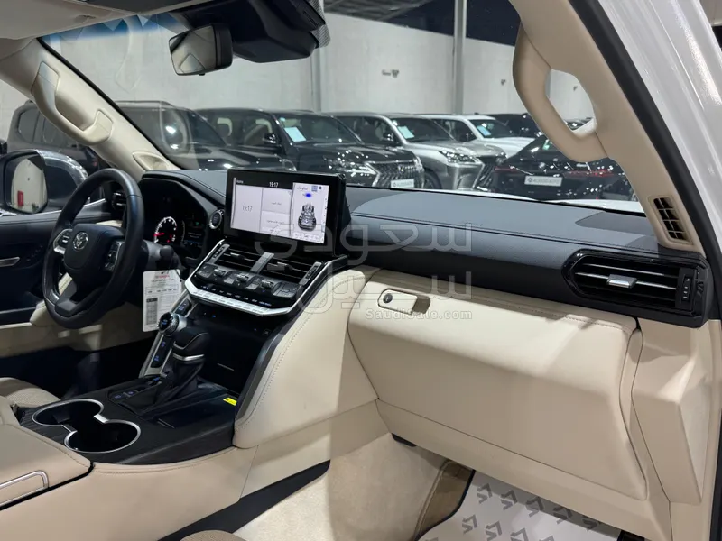 2024 Toyota Land Cruiser VX  S
