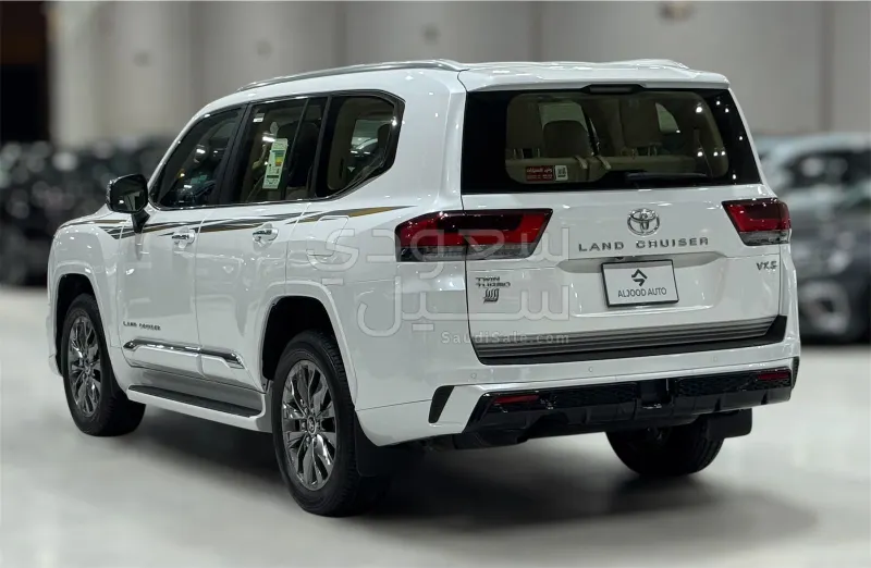 2024 Toyota Land Cruiser VX  S