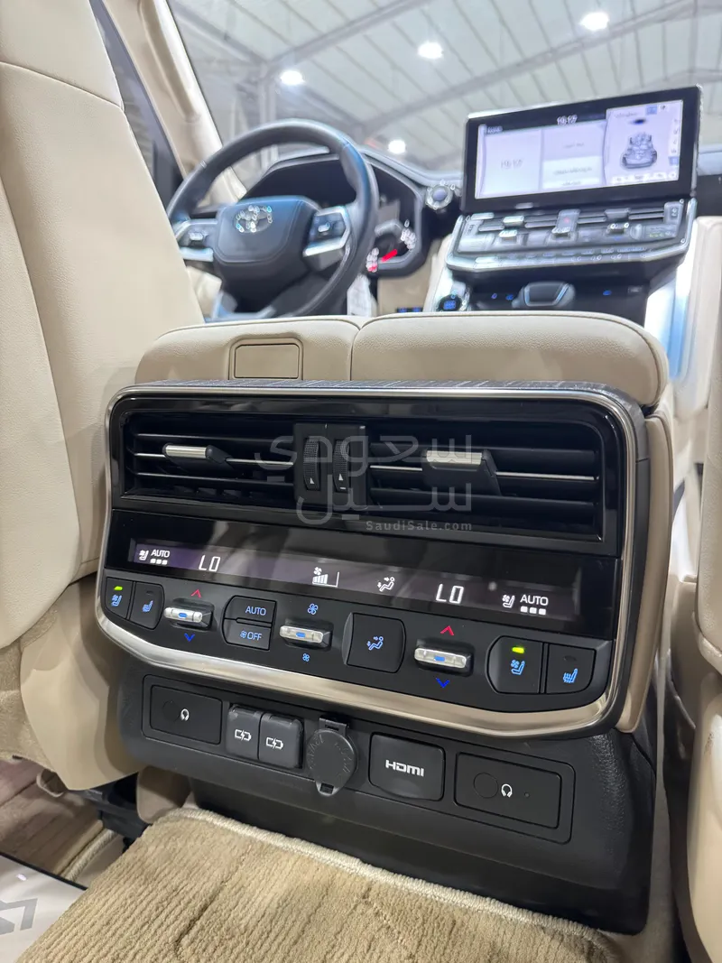2024 Toyota Land Cruiser VX  S