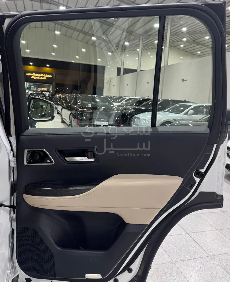 2024 Toyota Land Cruiser VX  S