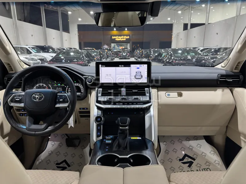 2024 Toyota Land Cruiser VX  S