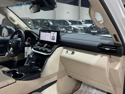 2024 Toyota Land Cruiser VX  S