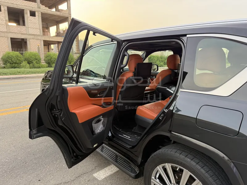 2022 Lexus LX 600 vip