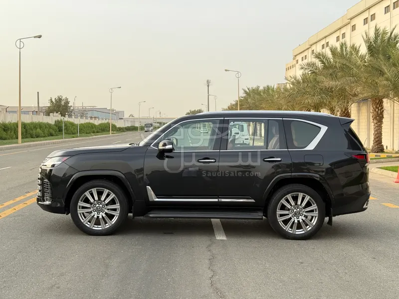 2022 Lexus LX 600 vip