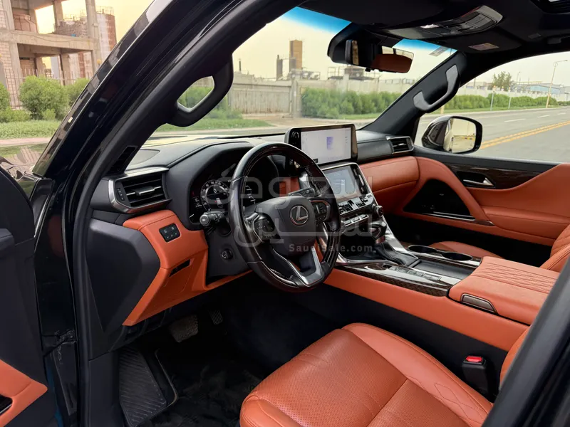 2022 Lexus LX 600 vip