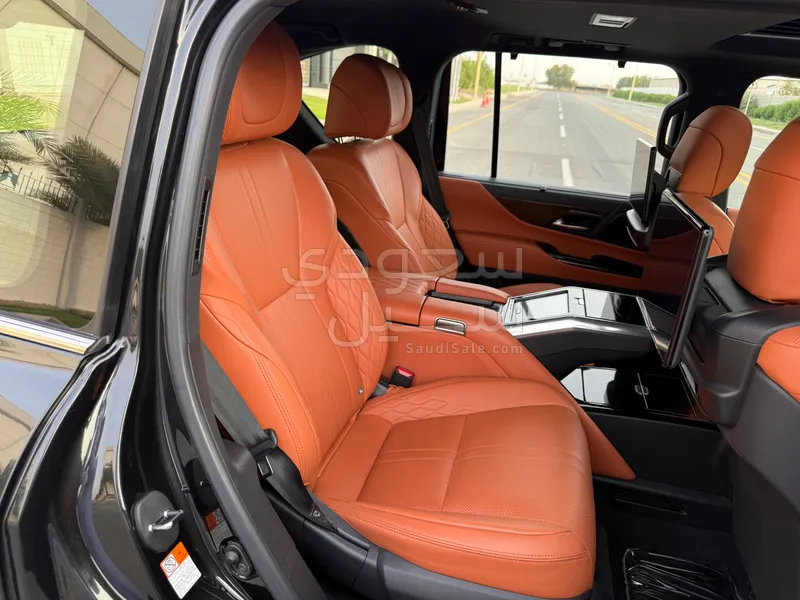2022 Lexus LX 600 vip