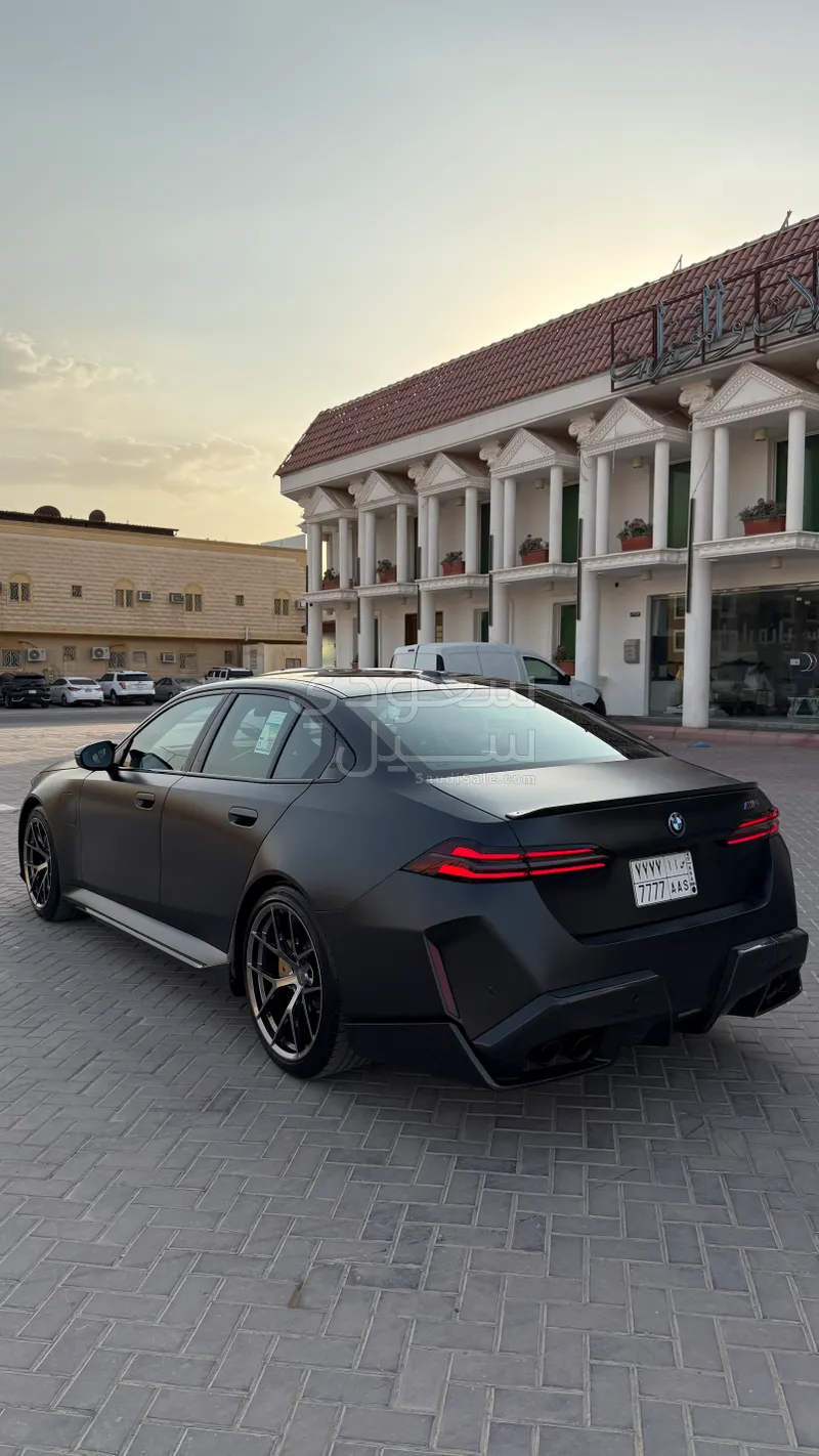 2025 BMW M Series M5
