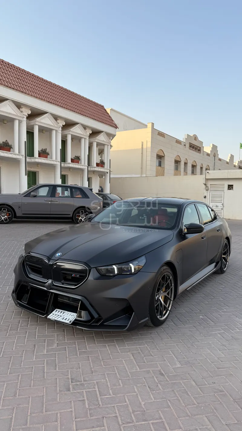 2025 BMW M Series M5