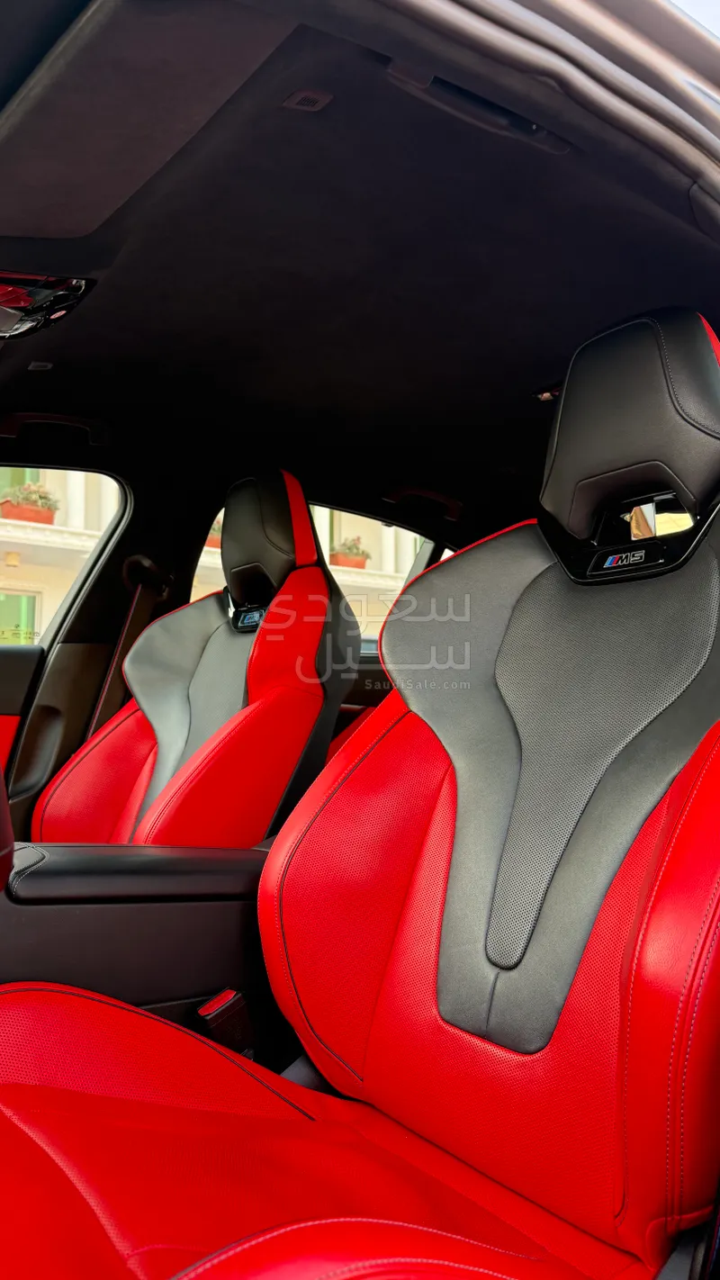 2025 BMW M Series M5