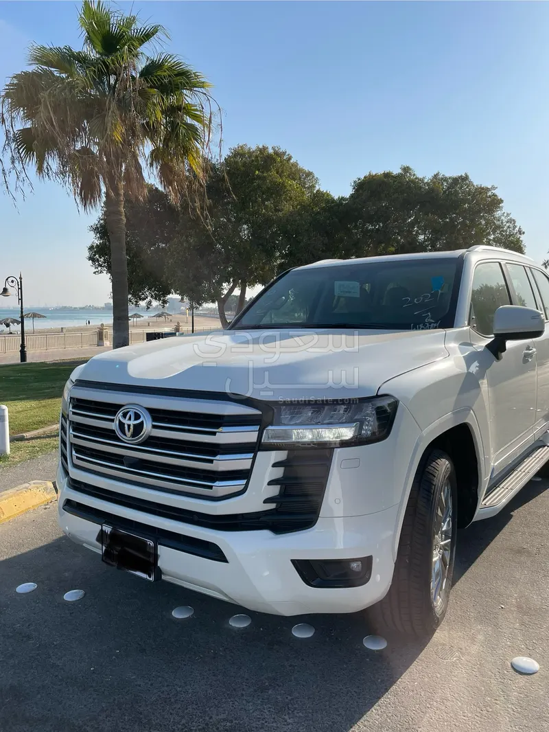 2022 Toyota Land Cruiser GXR 4