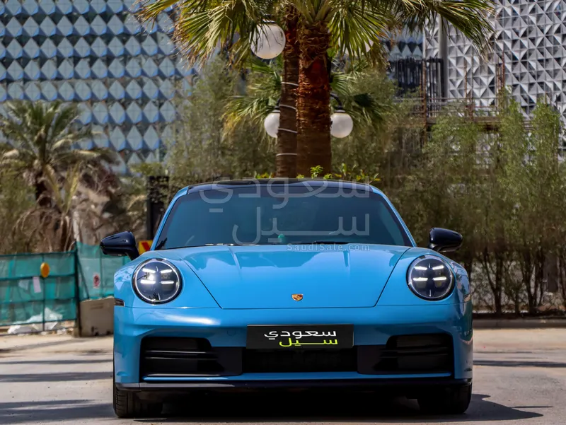 2025 Porsche 911 Carrera