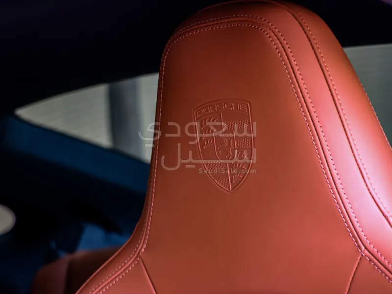 2025 Porsche 911 Carrera