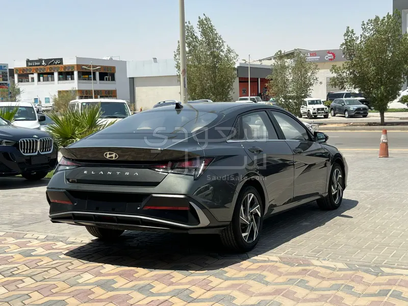 2024 Hyundai Elantra