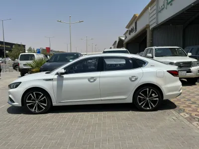 2020 MG Mg6