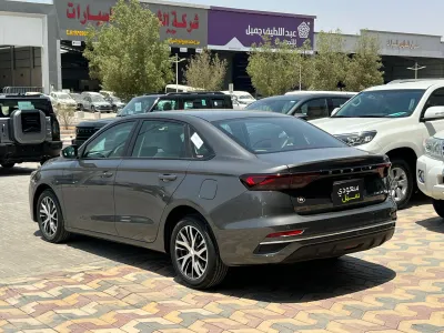 2024 جيلي امجراند