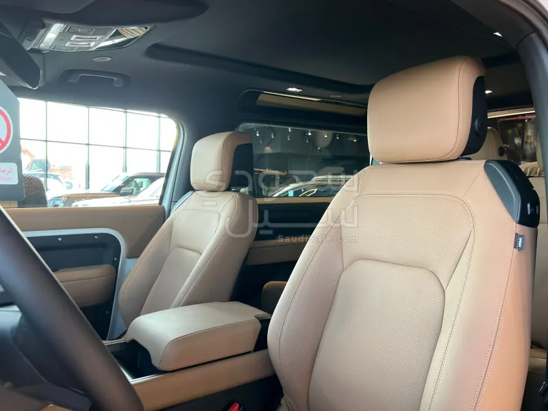 2025 Land Rover Defender 90