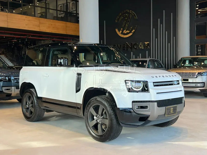 2025 Land Rover Defender 90