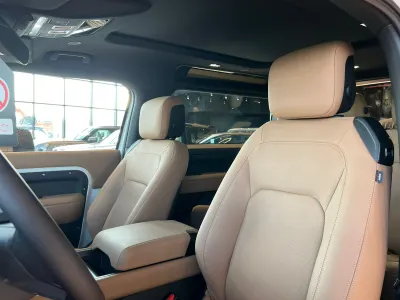 2025 Land Rover Defender 90