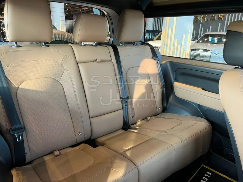 2025 Land Rover Defender 90