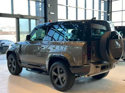2025 Land Rover Defender 90