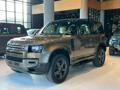 2025 Land Rover Defender 90