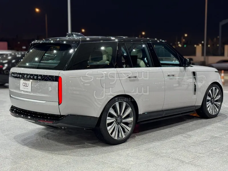 2025 Land Rover Range Rover SV Autobiography