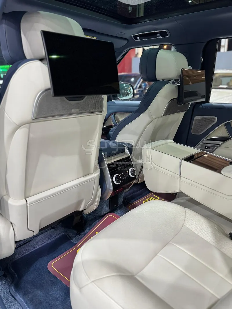 2025 Land Rover Range Rover SV Autobiography