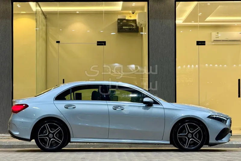 2025 Mercedes-Benz A 200