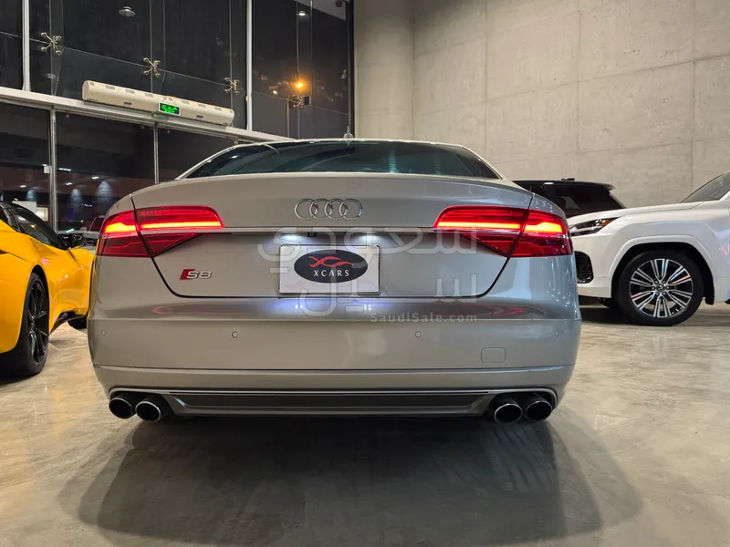 2017 Audi S8