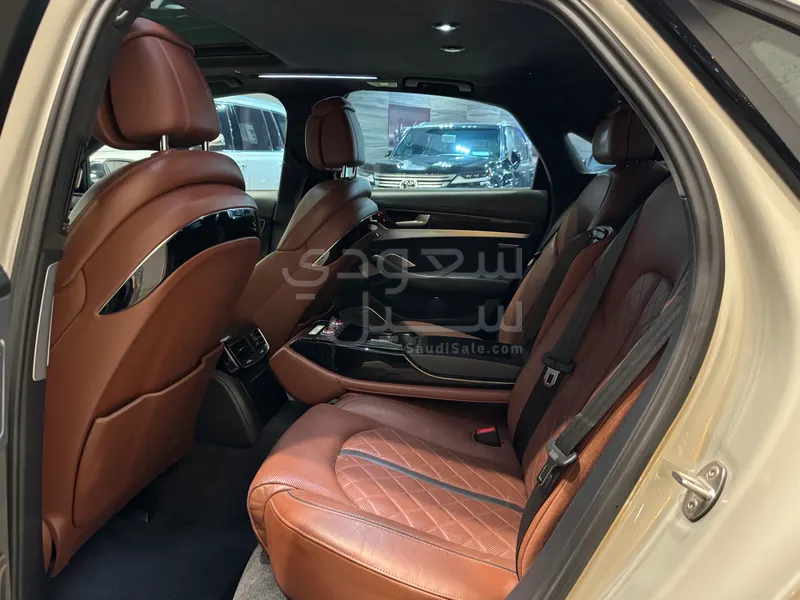 2017 Audi S8