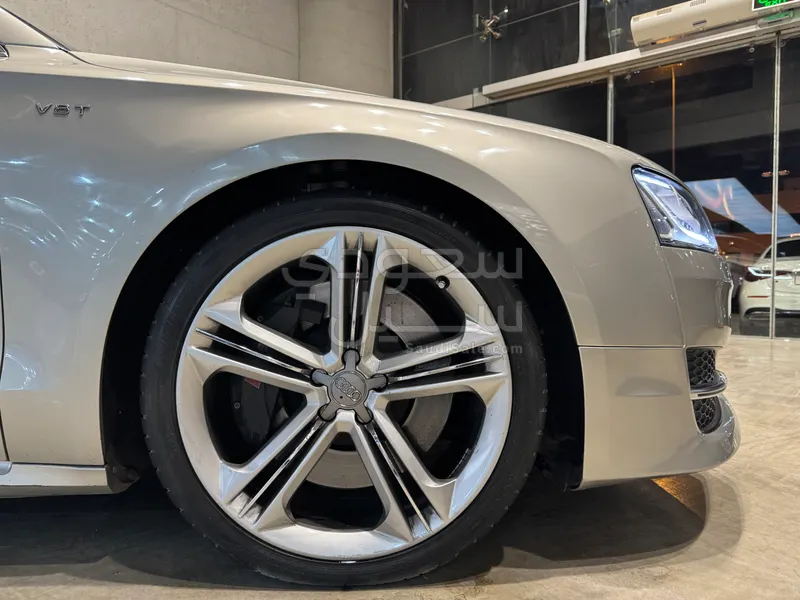 2017 Audi S8
