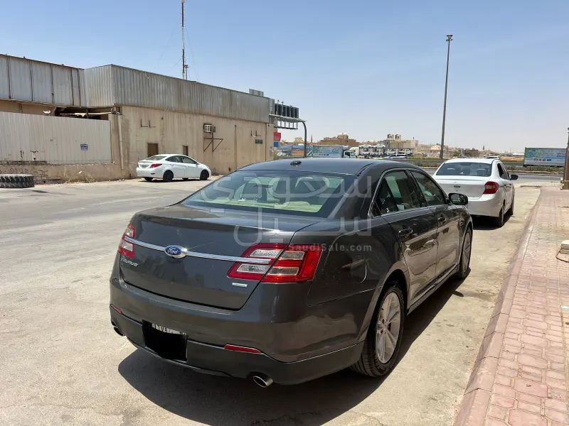 2017 فورد توروس