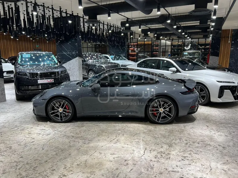 2025 بورش 911 كاريرا اس