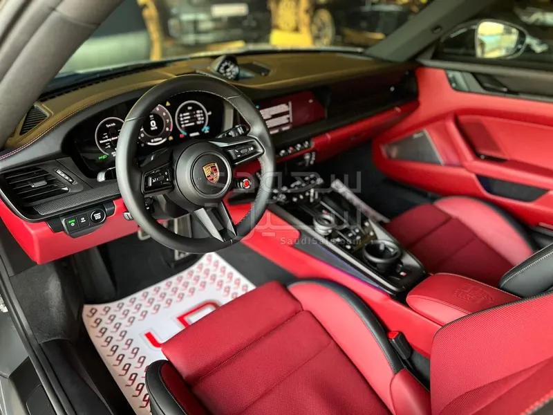 2025 بورش 911 كاريرا اس