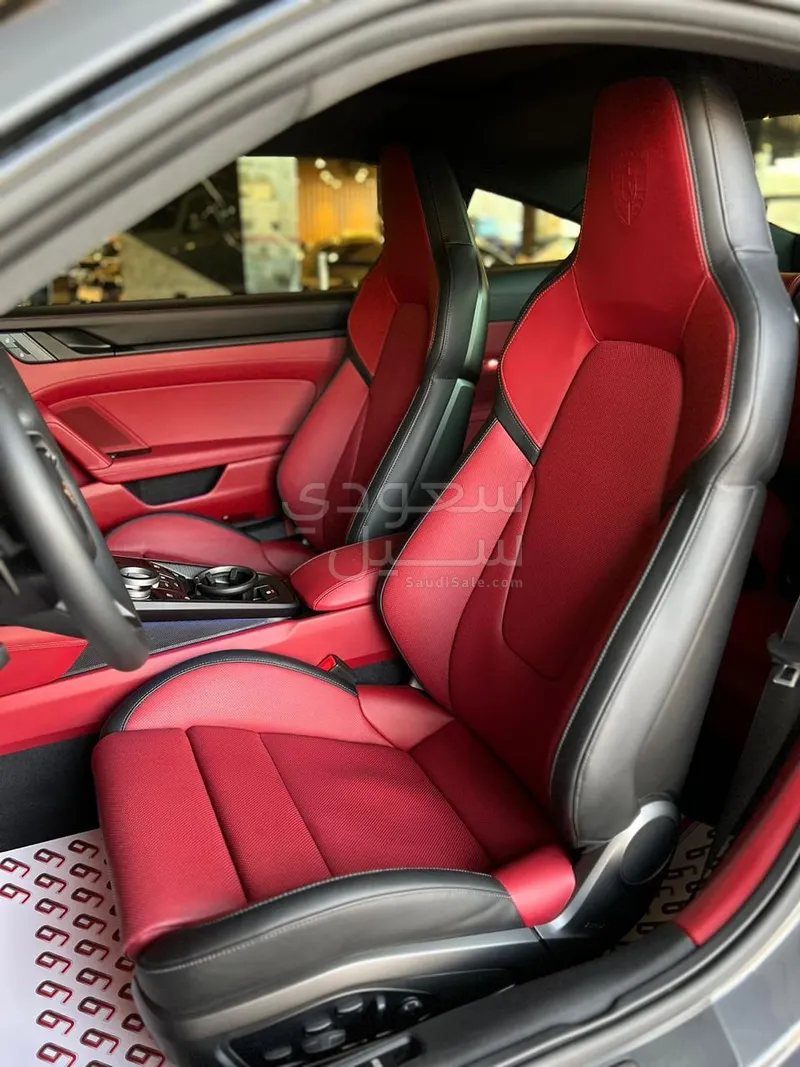 2025 بورش 911 كاريرا اس