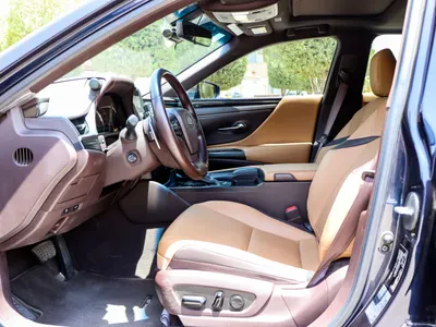 2021 لكزس إي إس 250