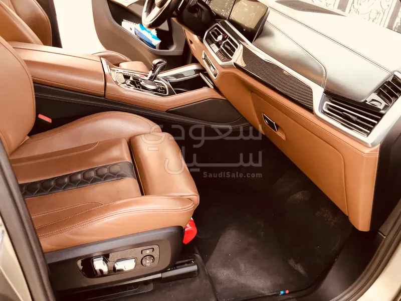2022 بي ام دبليو الفئة اكس 5 إم كومبيتيشن