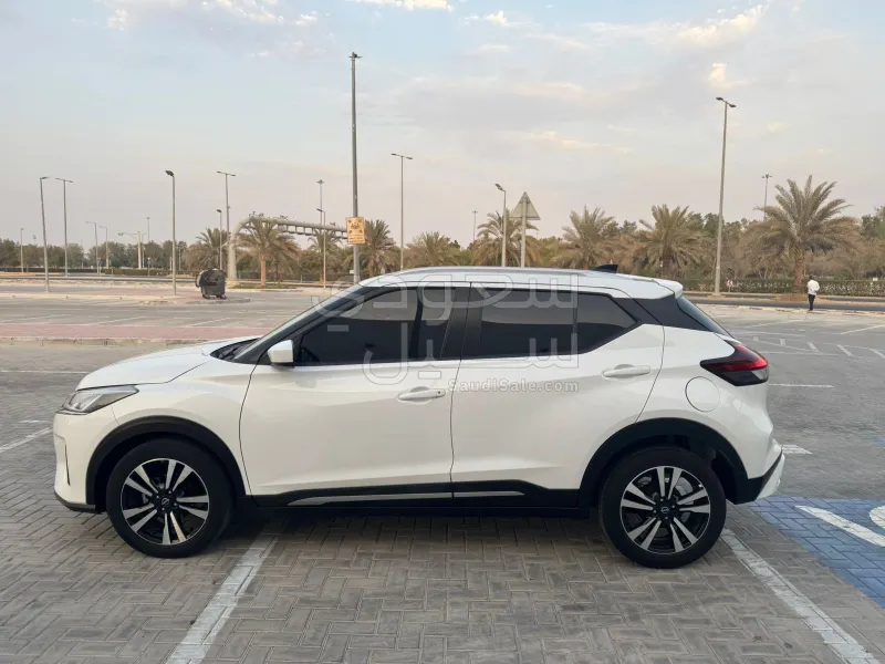2023 Nissan Kicks SL