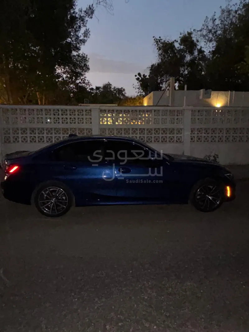 2022 بي ام دبليو الفئة الثالثة 330 أي