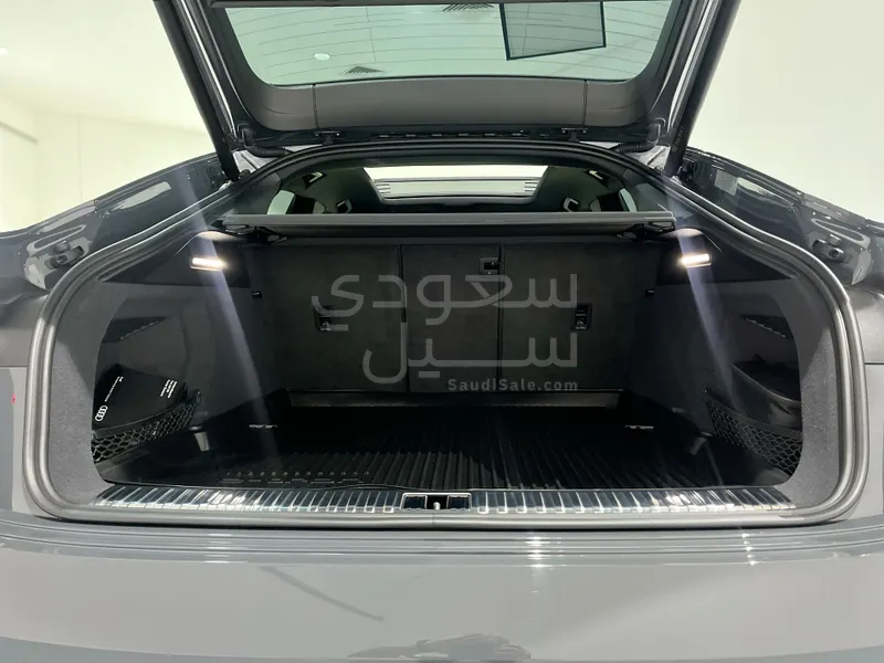 2024 Audi e-tron Sportback S line 55 quattro