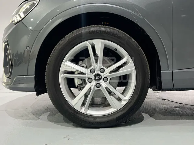 2024 Audi Q3 S Line