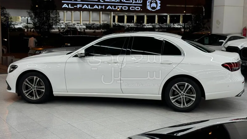 2021 Mercedes-Benz E 200