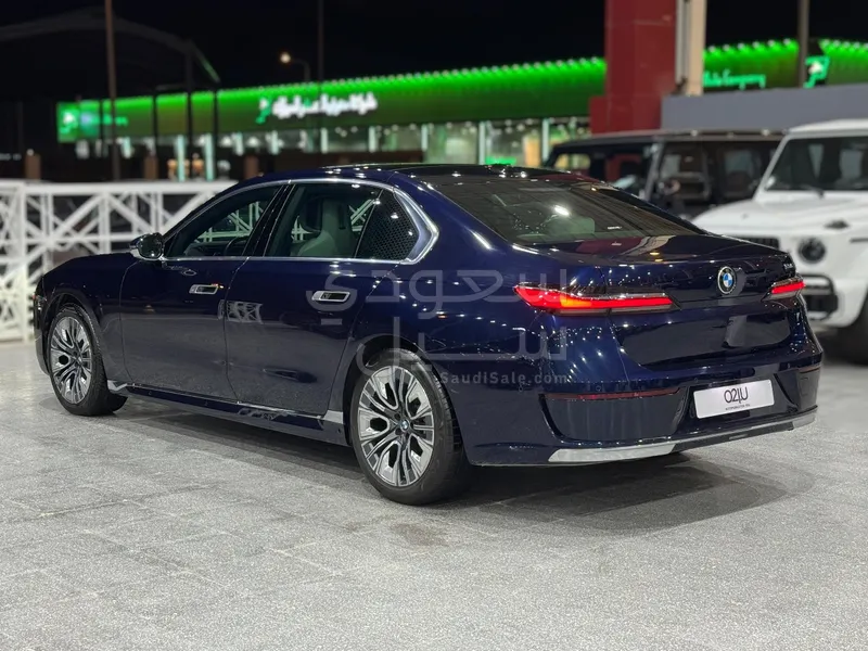 2023 BMW 7 Series 735i