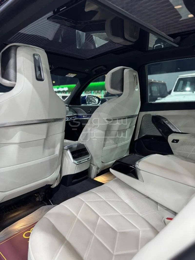 2023 BMW 7 Series 735i